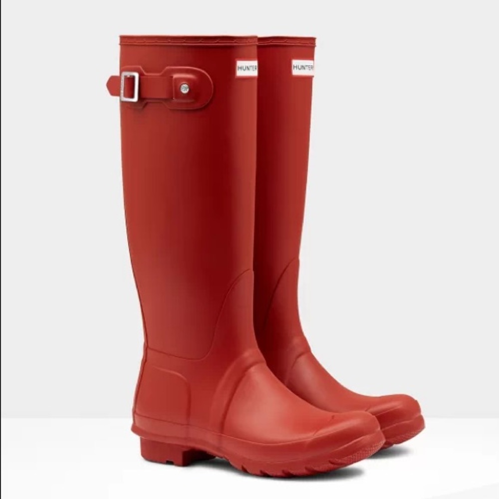 RED HUNTER RAINBOOTS